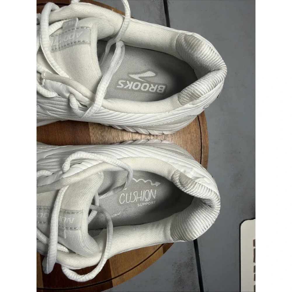 Brooks Addiction Walker 2 Men’s 10.5 D White Leather Walking Shoes 1103181D142